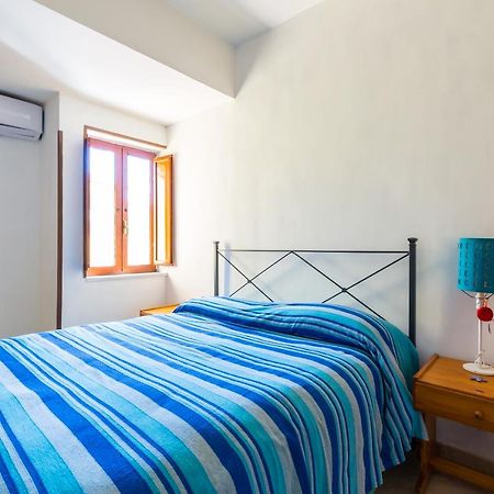 Relax Ad Ovest Appartamento Procida Esterno foto