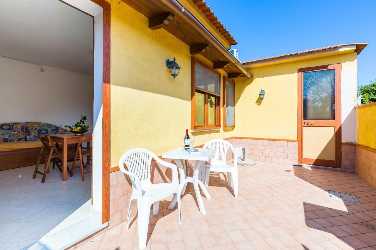 Relax Ad Ovest Appartamento Procida Esterno foto