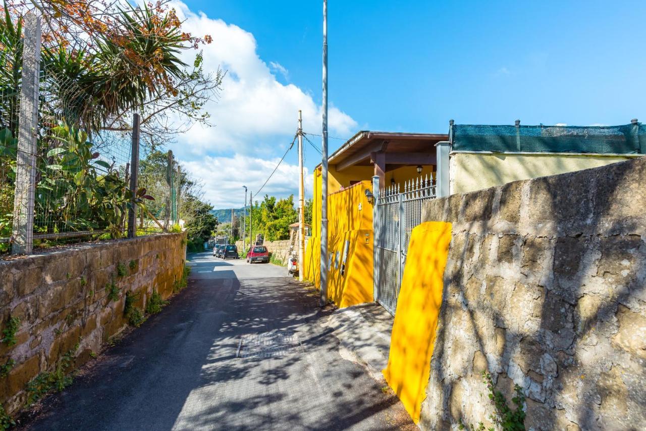 Relax Ad Ovest Appartamento Procida Esterno foto